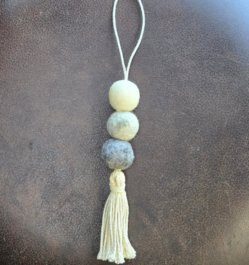 Load image into Gallery viewer, Alpaca Wool Felt Diffuser
