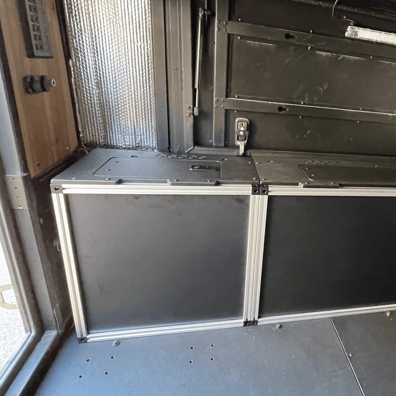 Load image into Gallery viewer, Alu-Cab Canopy Camper V2 - Jeep Gladiator 2019-Present JT - Rear Utility Module - 5' Bed
