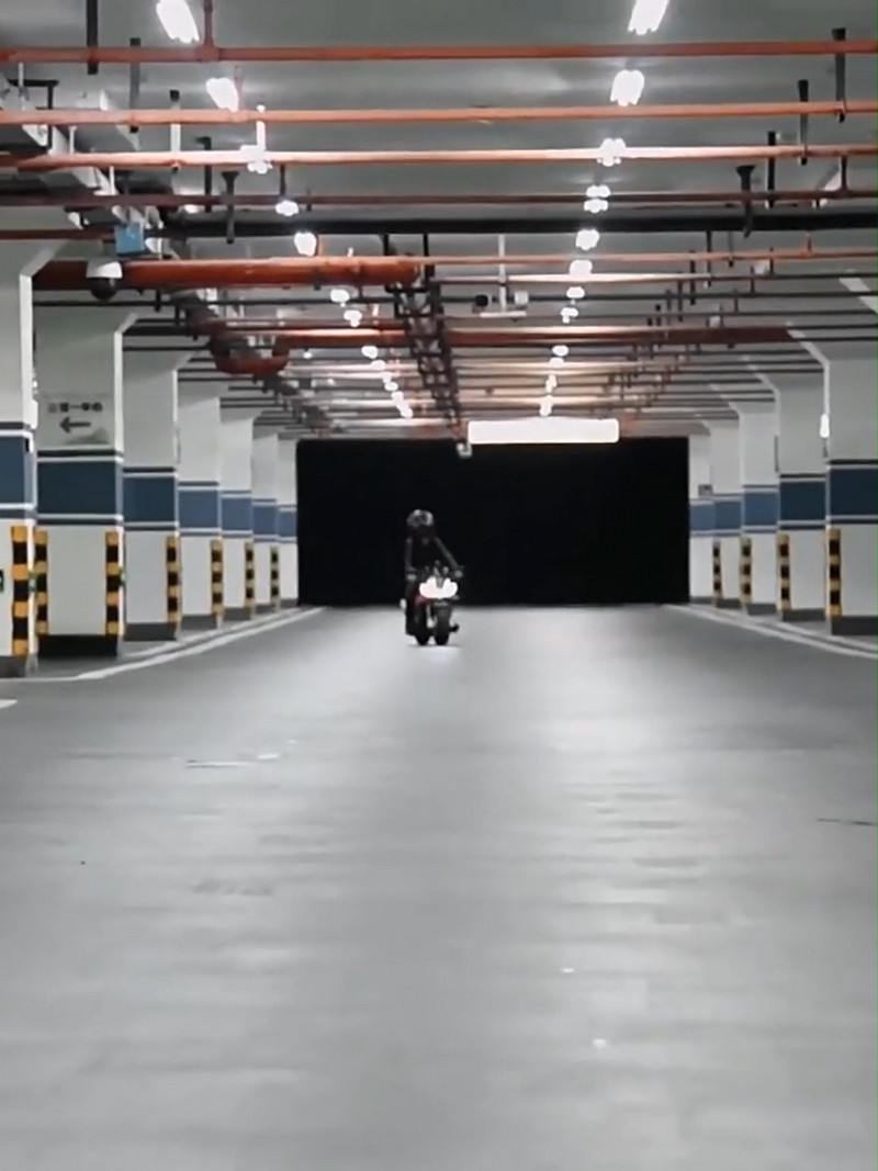 Load image into Gallery viewer, Aprilia 24V Kids Electric MotorBike with Battery Power and LED Lights
