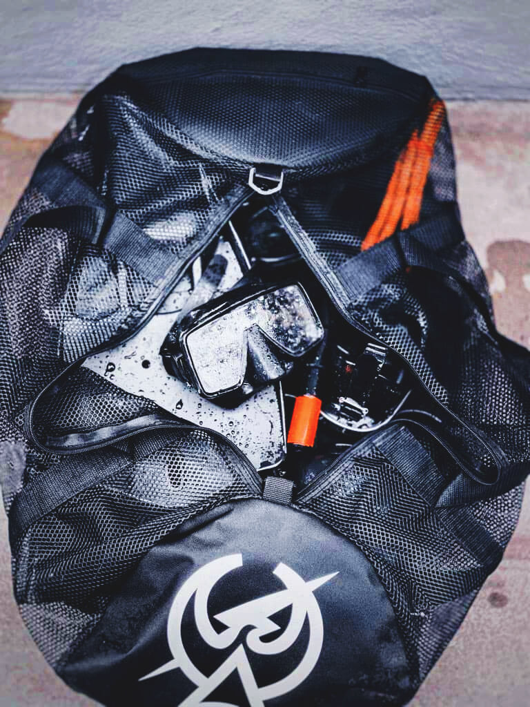 Load image into Gallery viewer, Maritime Mesh (M&amp;M) Dive Bag
