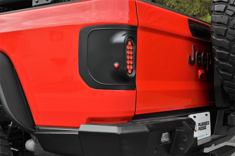 Load image into Gallery viewer, Rugged Ridge 20-24 Jeep Gladiator Flush Mount Tail Light (Pair) - Blk
