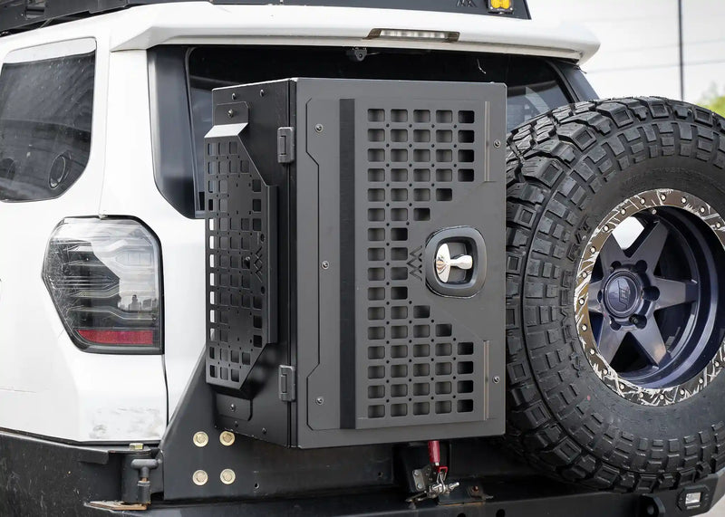 Load image into Gallery viewer, Universal Overland Storage Box (19x28x15)
