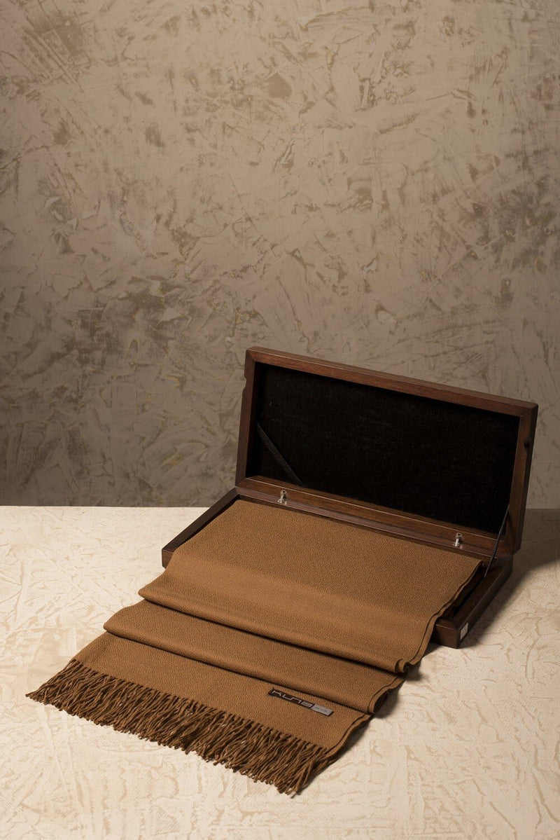 Load image into Gallery viewer, BELLINZONA 100% Vicuna Shawl
