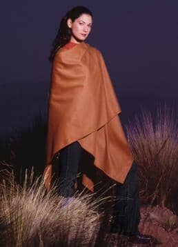 Load image into Gallery viewer, Betty 100% Vicuna Cape
