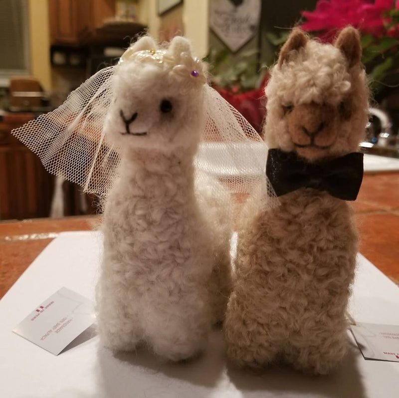 Load image into Gallery viewer, Bride and Groom Alpacadorable Hand Made Baby Alpaca Ornaments Alpaca Wedding Cake Topper

