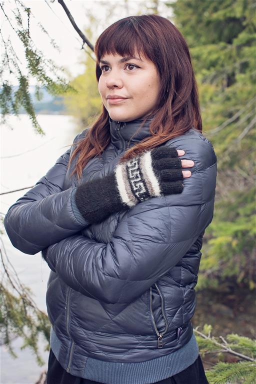 Load image into Gallery viewer, Brushed Pattern Fingerless Alpaca Gloves
