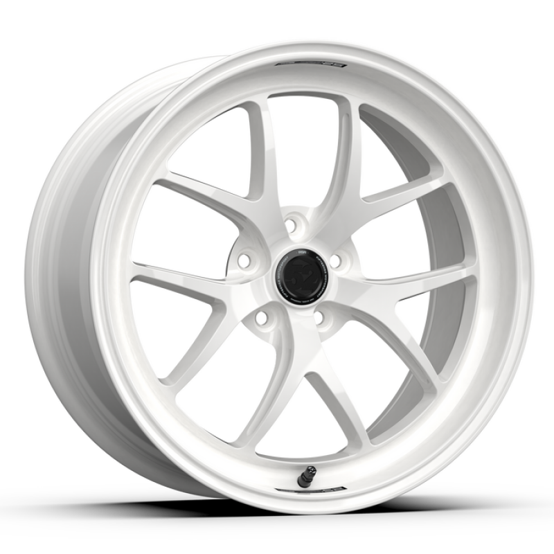 Load image into Gallery viewer, fifteen52 Sector RSR 19x9.5 5x114.3 38mm ET 73.1mm Center Bore Rally White
