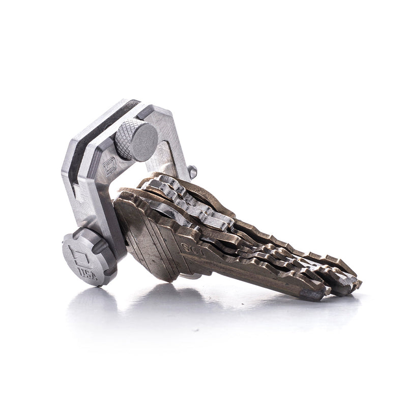 Load image into Gallery viewer, Carabiner &amp; Shackle
