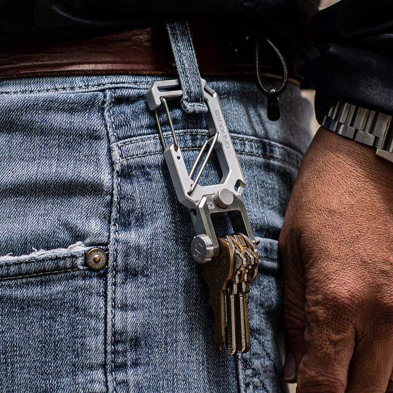 Load image into Gallery viewer, Carabiner &amp; Shackle
