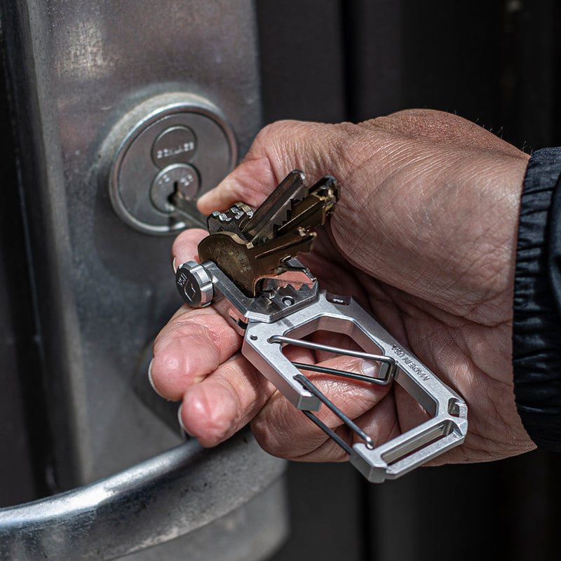 Load image into Gallery viewer, Carabiner &amp; Shackle
