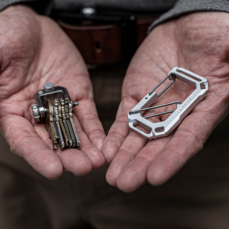Load image into Gallery viewer, Carabiner &amp; Shackle
