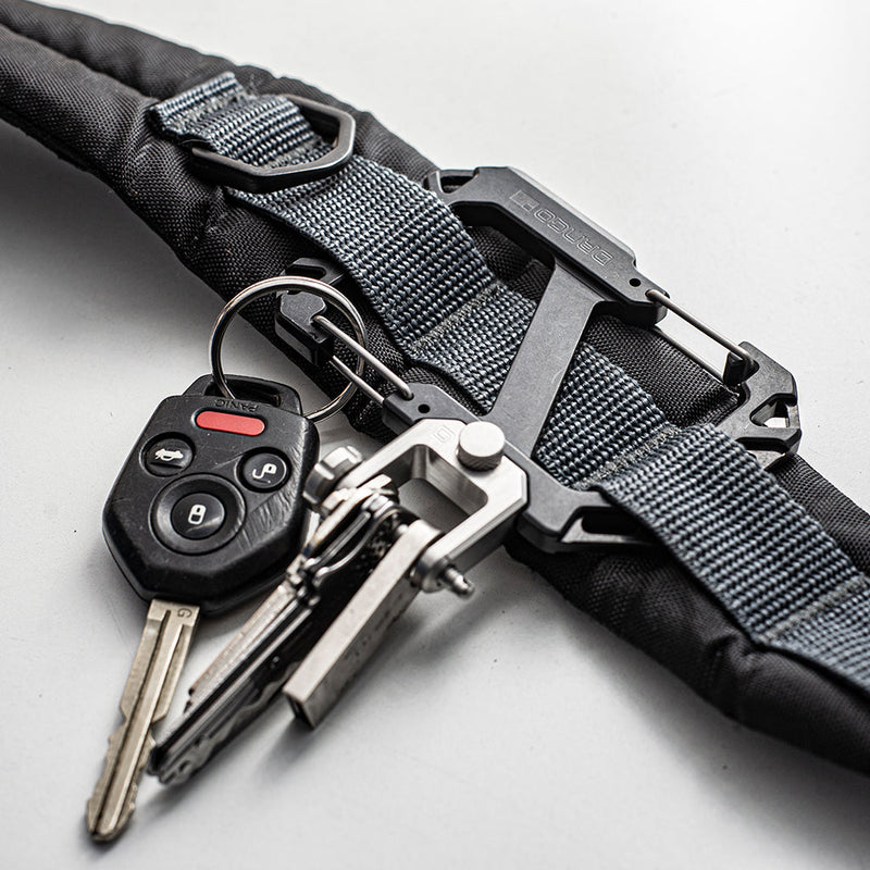 Load image into Gallery viewer, Carabiner XL &amp; Shackle
