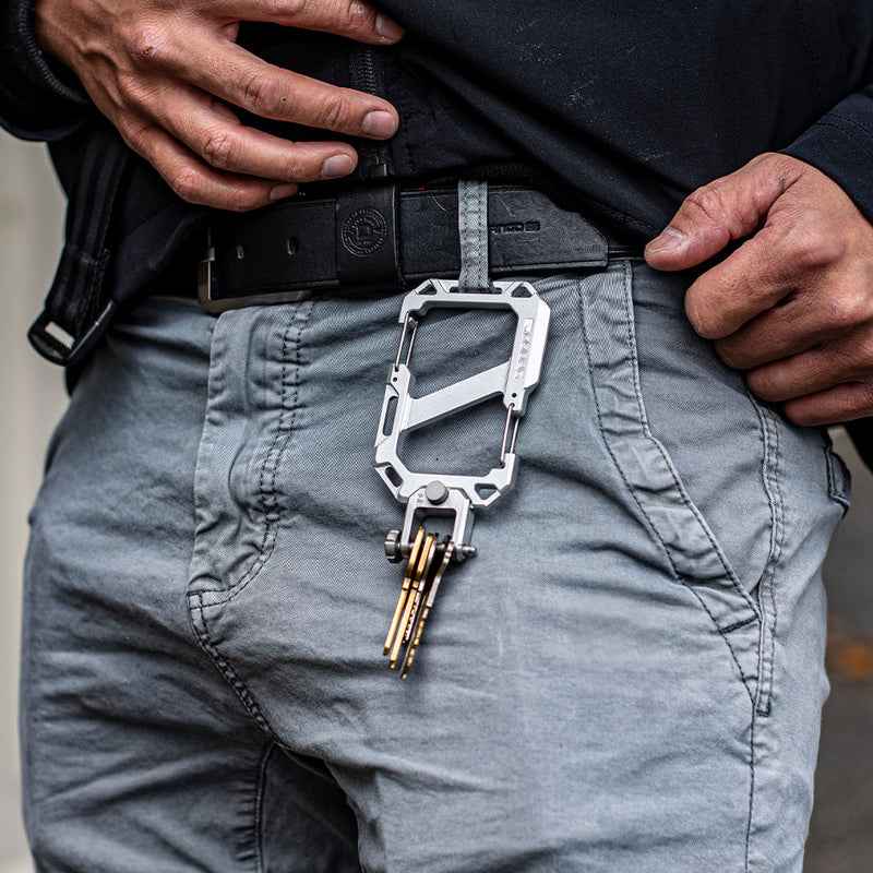 Load image into Gallery viewer, Carabiner XL &amp; Shackle
