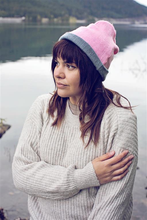 Load image into Gallery viewer, Cuenca Reversible Brushed Alpaca Beanie Hat
