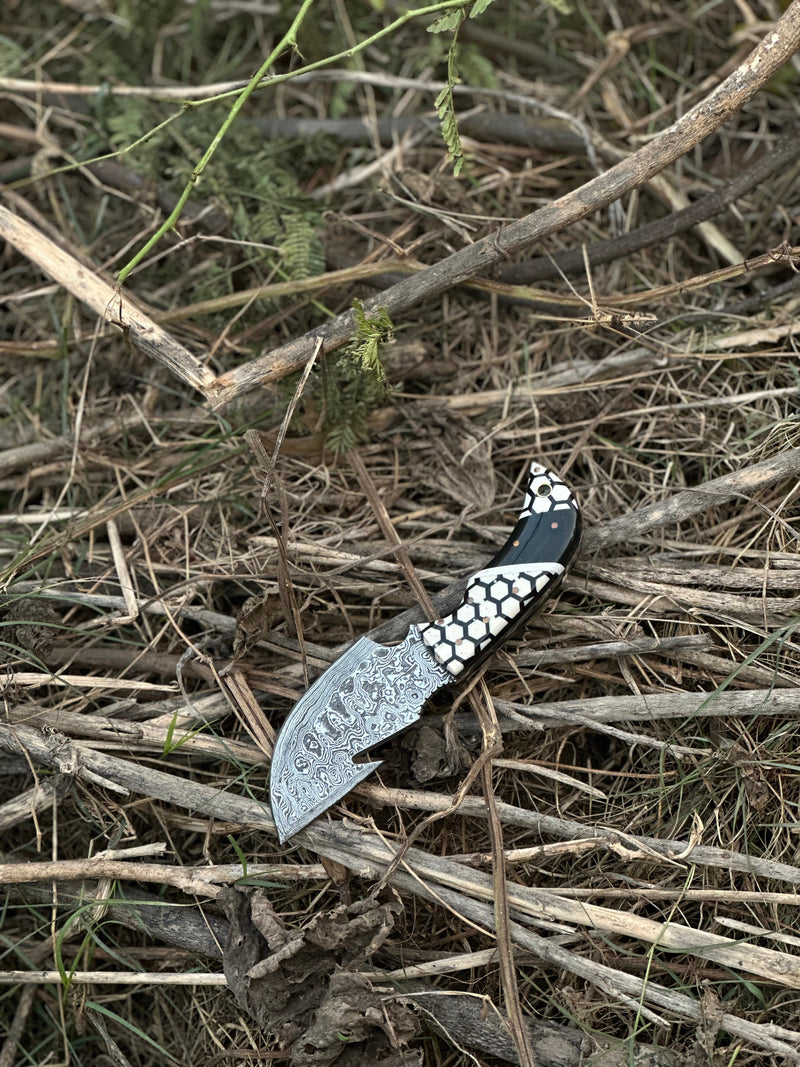 Load image into Gallery viewer, Exquisite Custom Handmade Damascus Steel Guthook Skinning Knife with Unique Resin Handle - 7.5” Blade with Leather Sheath
