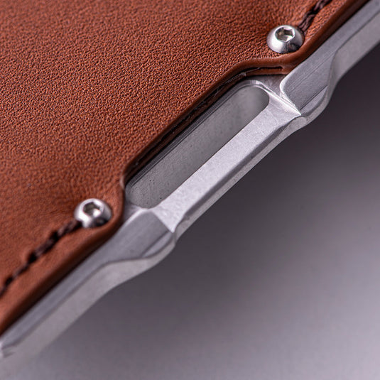 D03 Dapper™ Bifold Wallet