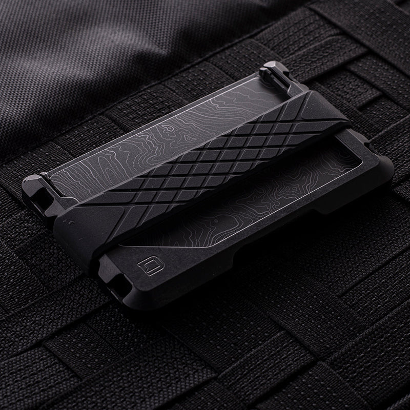 Load image into Gallery viewer, D03 Lite Dapper Rail Wallet
