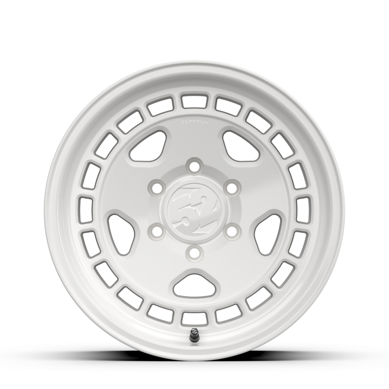 Load image into Gallery viewer, fifteen52 Turbomac HD Classic 16x8 / 6x139.7 BP / 0 ET / 106.2mm CB / 4.5in BS / Classic White Wheel
