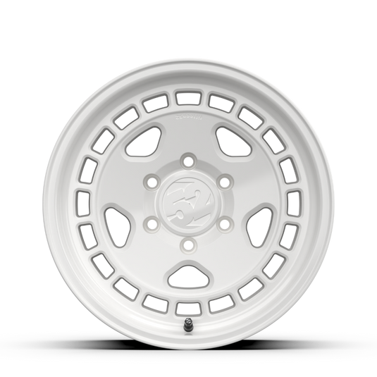 fifteen52 Turbomac HD Classic 17x8.5 / 6x135 BP / 0 ET / 87.1mm CB / 4.75in BS / Classic White Wheel