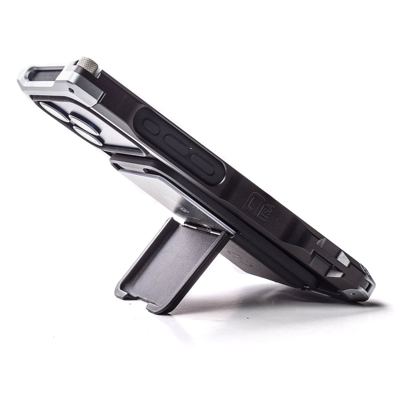 Load image into Gallery viewer, DANGO ADAPT CASE - IPHONE 17 PRO
