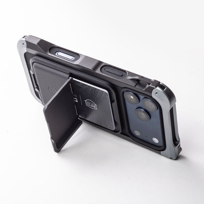Load image into Gallery viewer, DANGO ADAPT CASE - IPHONE 17 PRO
