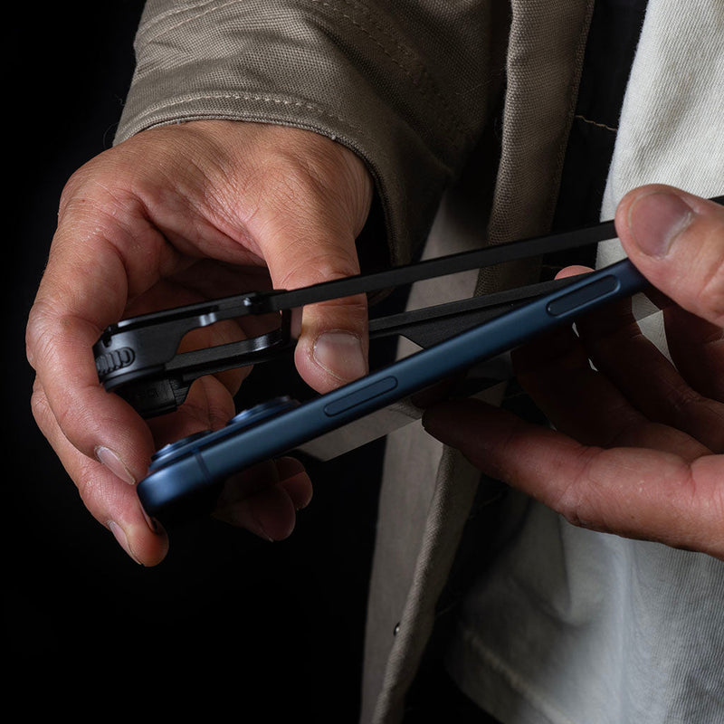 Load image into Gallery viewer, DANGO COVERT CASE FOR IPHONE 17 PRO MAX

