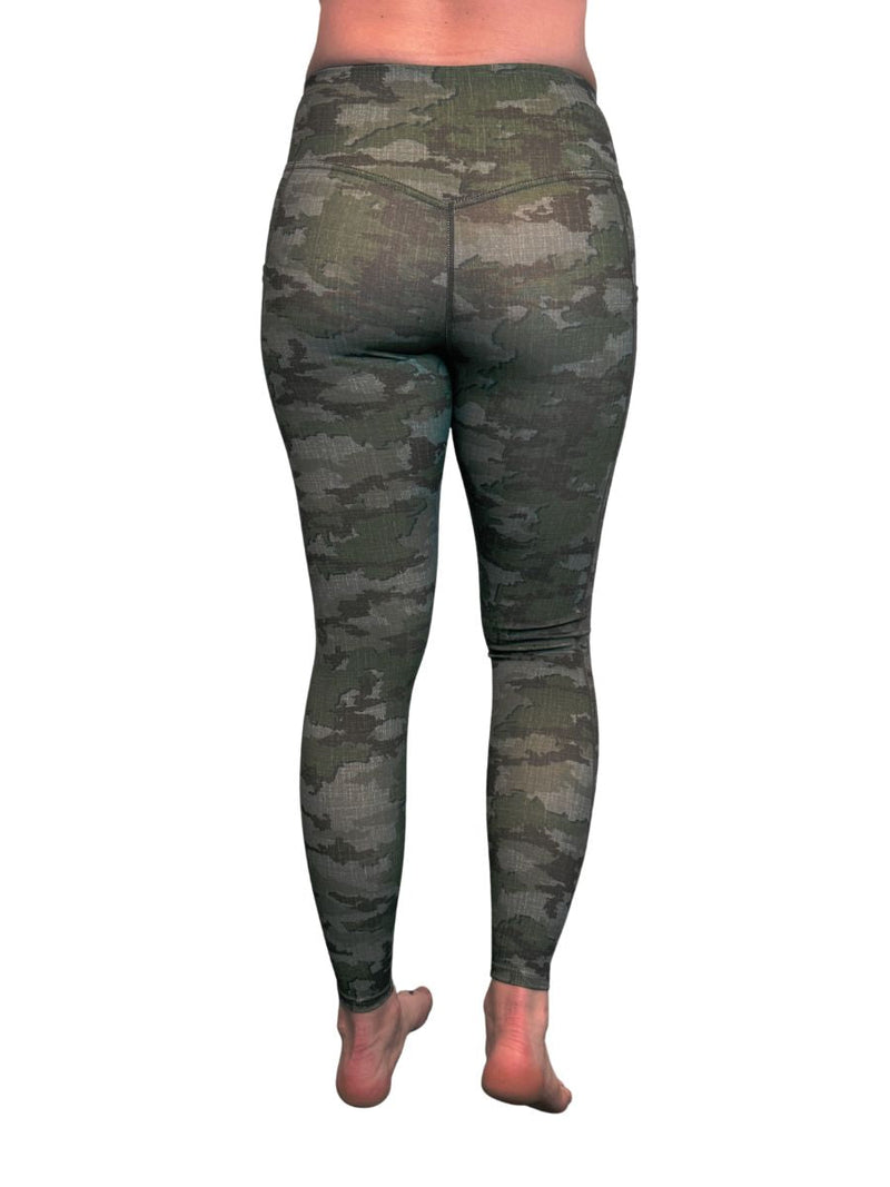 Load image into Gallery viewer, Defender Concealed Carry Leggings | TerraVerde™ Camo
