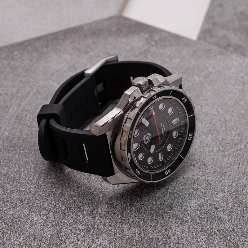 Load image into Gallery viewer, DV-02 - Automatic Dive Watch with Silicone Sport Strap
