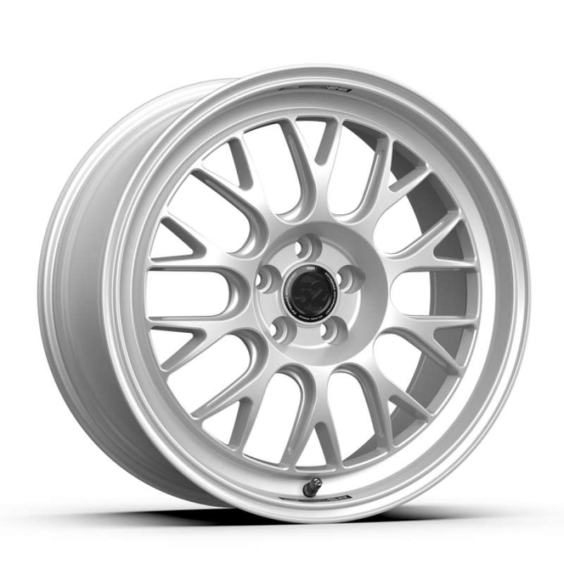 Load image into Gallery viewer, fifteen52 Holeshot RSR 18x9 5x100 42mm ET 73.1mm Center Bore Radiant Silver
