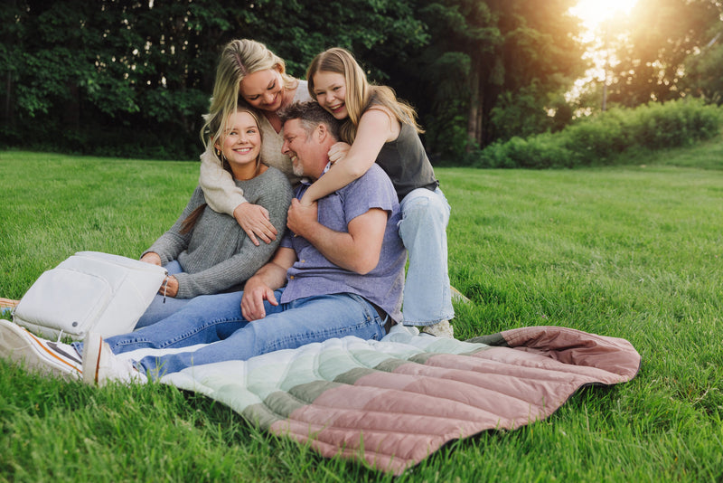 Load image into Gallery viewer, Aura Outdoor Puffer Blanket
