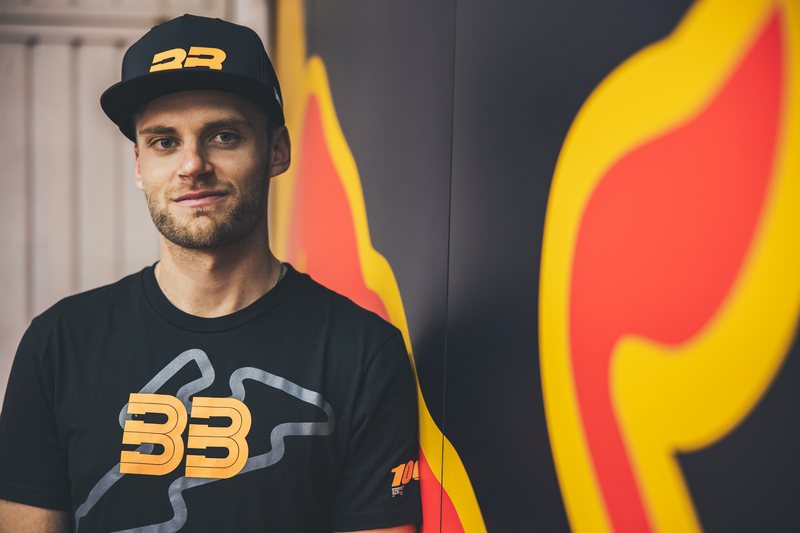 Load image into Gallery viewer, 100% BB33 Track T-Shirt - Black - Medium BB-32141-001-11
