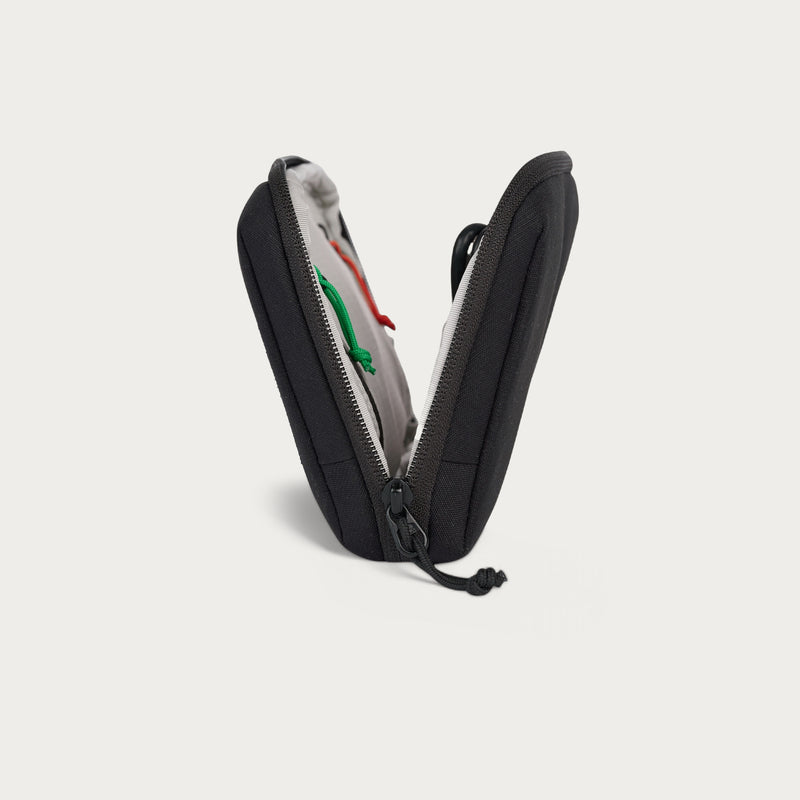 Load image into Gallery viewer, Everything Battery Organizer Pouch
