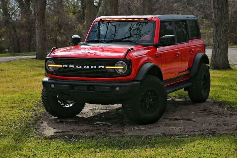 Load image into Gallery viewer, 2021+ Ford Bronco 40in Roof Mount Light Bar - Slim
