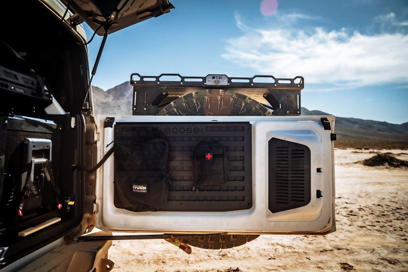 Load image into Gallery viewer, Ford Bronco 2021-Present 6 Gen. Tailgate Molle Panel
