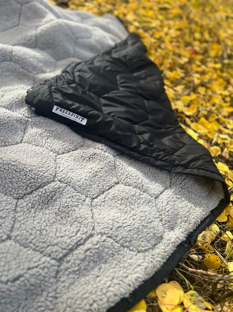 Load image into Gallery viewer, Anywhere Poncho/Puff Blanket
