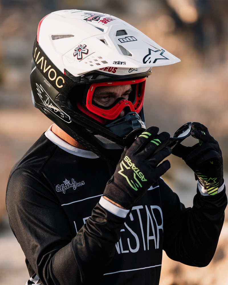 Load image into Gallery viewer, Regal
