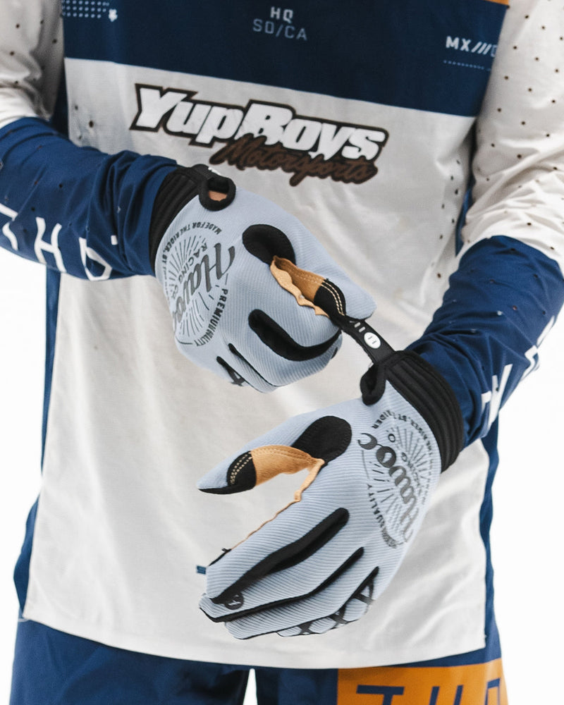 Load image into Gallery viewer, Gray and Black Gloves
