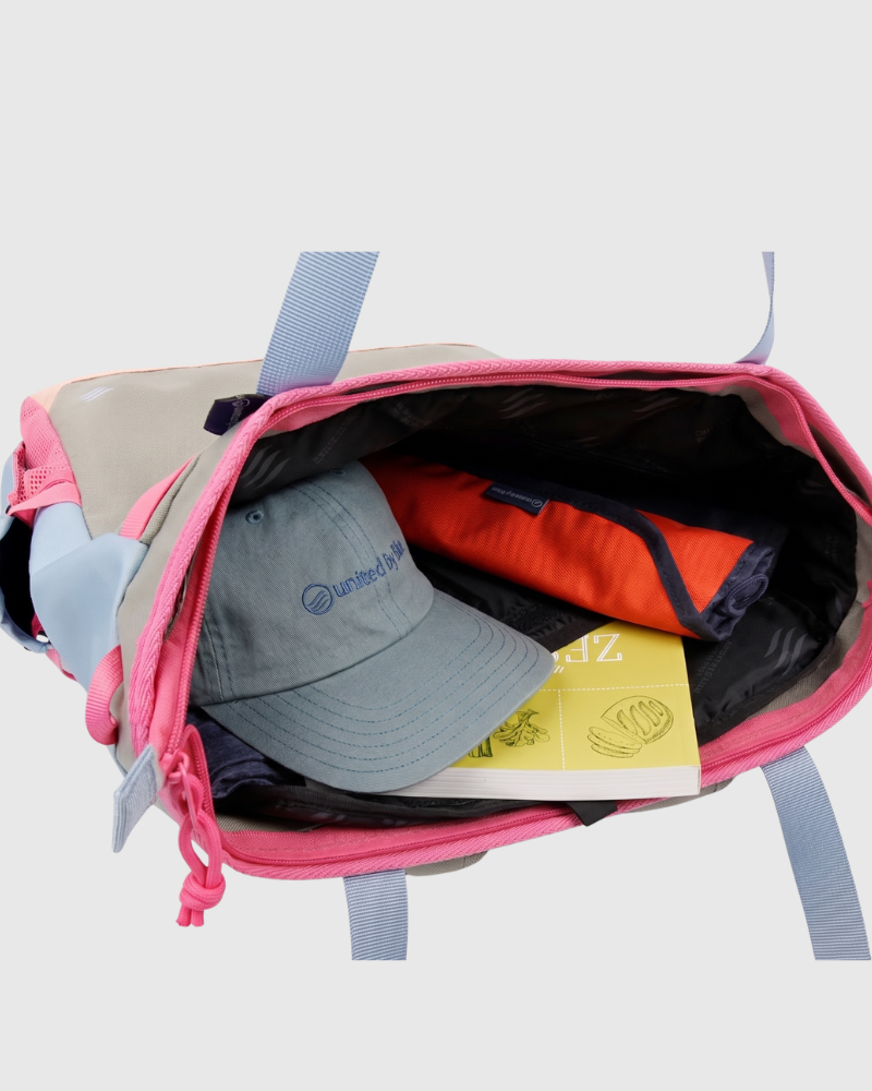 Load image into Gallery viewer, (R)evolution™ 25L Convertible Carryall

