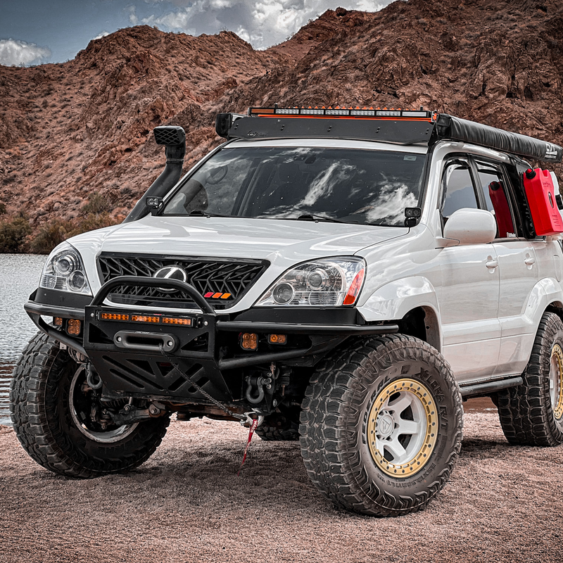 Load image into Gallery viewer, Lexus GX470 Hybrid Front Bumper
