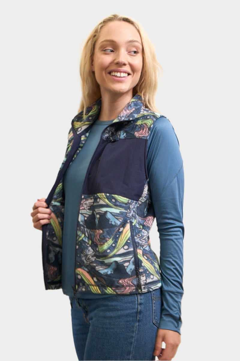 Load image into Gallery viewer, HaliBorealis Fleece Vest
