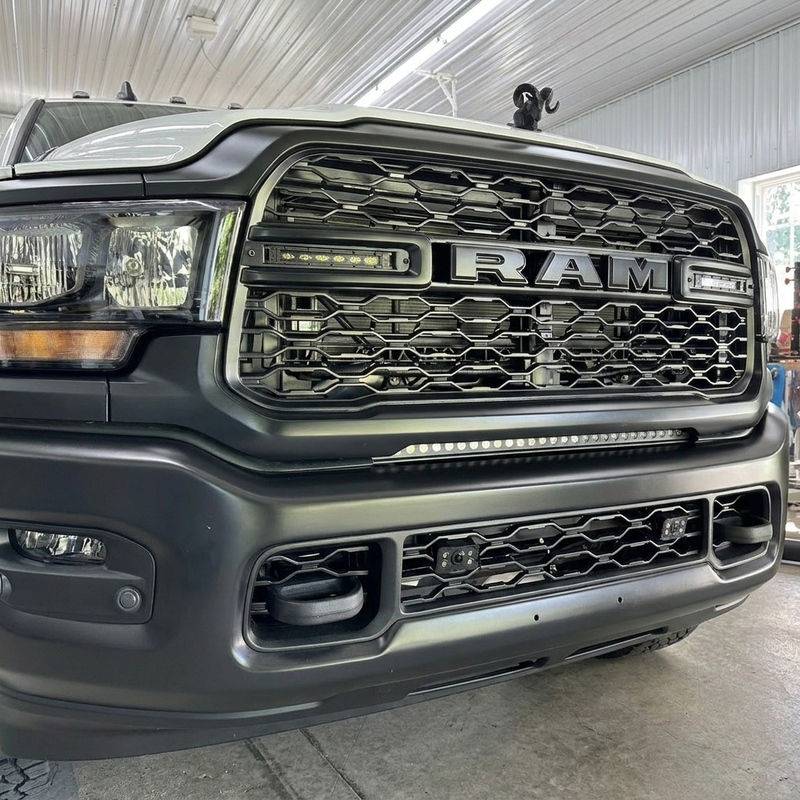 Load image into Gallery viewer, 2019-2024 RAM 2500/3500 30in Light Bar
