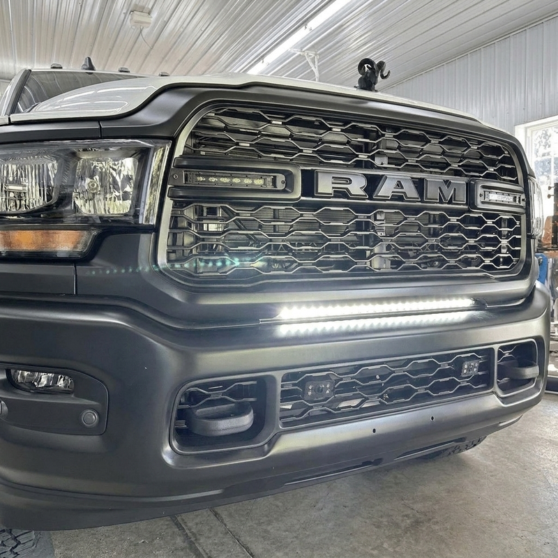 Load image into Gallery viewer, 2019-2024 RAM 2500/3500 30in Light Bar
