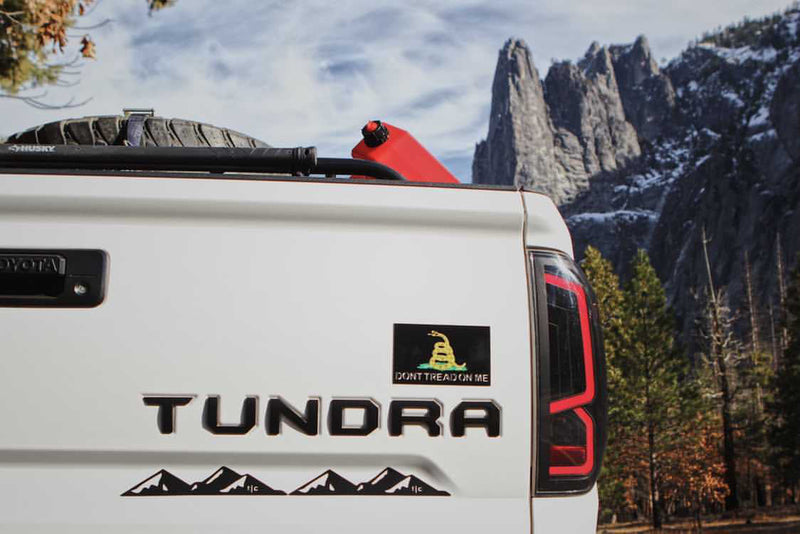 Load image into Gallery viewer, Gadsden Flag Magnet - “Don’t Tread On Me”
