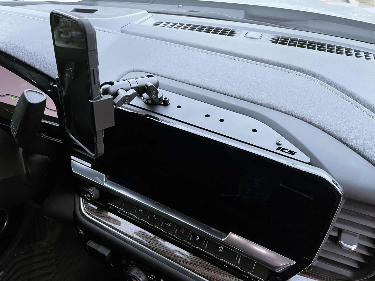 2022-2024 Silverado/Sierra Dash Mount