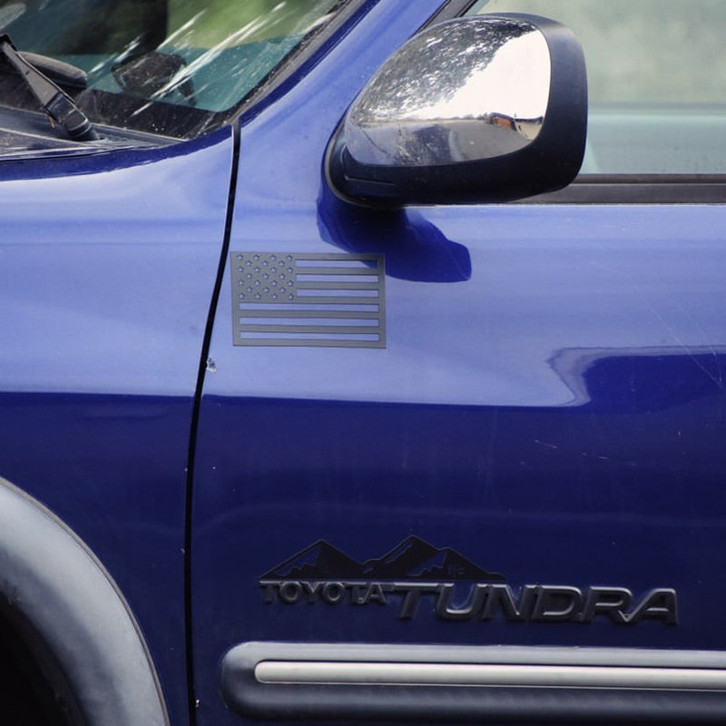 Load image into Gallery viewer, Universal Mountain Range Vehicle Magnet
