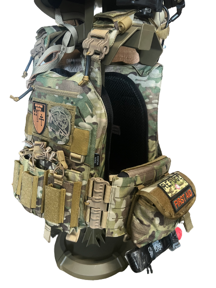 Load image into Gallery viewer, Redemption Tactical Crusader 2.0® l St. Michael FULL ARMOR KIT COMBO PACKAGE with Crusader 2.0 +IFAK Medical Kit + LEVEL IV  (2) 10x12 Front/Back Plates (2) 6x6 Side Plates (Level IV Ceramic)
