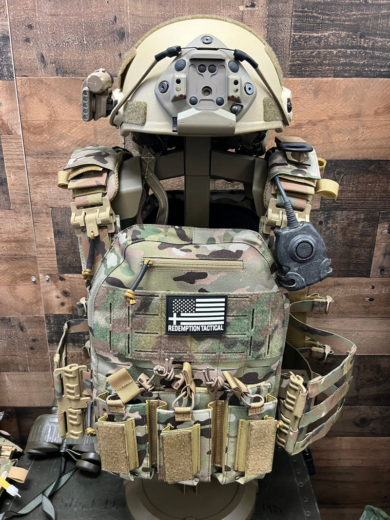 Load image into Gallery viewer, FULL KIT COMBO Crusader 2.0 XL Armor COMBO PACKAGE LIGHTWEIGHT LEVEL IV (2) 10x13.5 Front/Back Plates, Plate Carrier Bag, Medic Pouch
