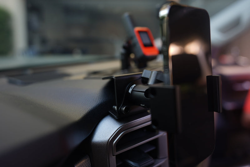 Load image into Gallery viewer, 2022-2025 Toyota Tundra/Sequoia Dash Mount
