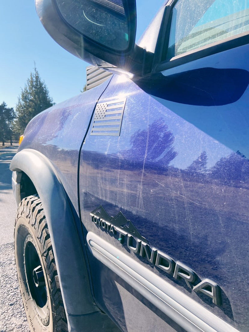 Load image into Gallery viewer, Universal Mountain Range Vehicle Magnet
