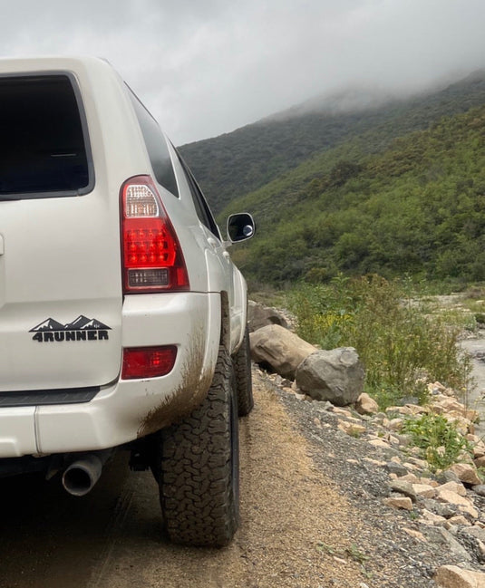 Universal Mountain Range Vehicle Magnet